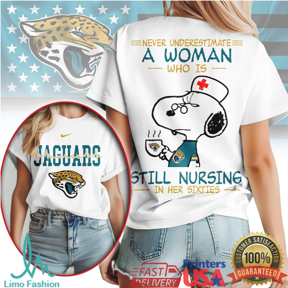 Jacksonville Jaguars Snoopy Nurse T Shirt Proud Woman Still Nursing In Her Sixties - Limotees LLC