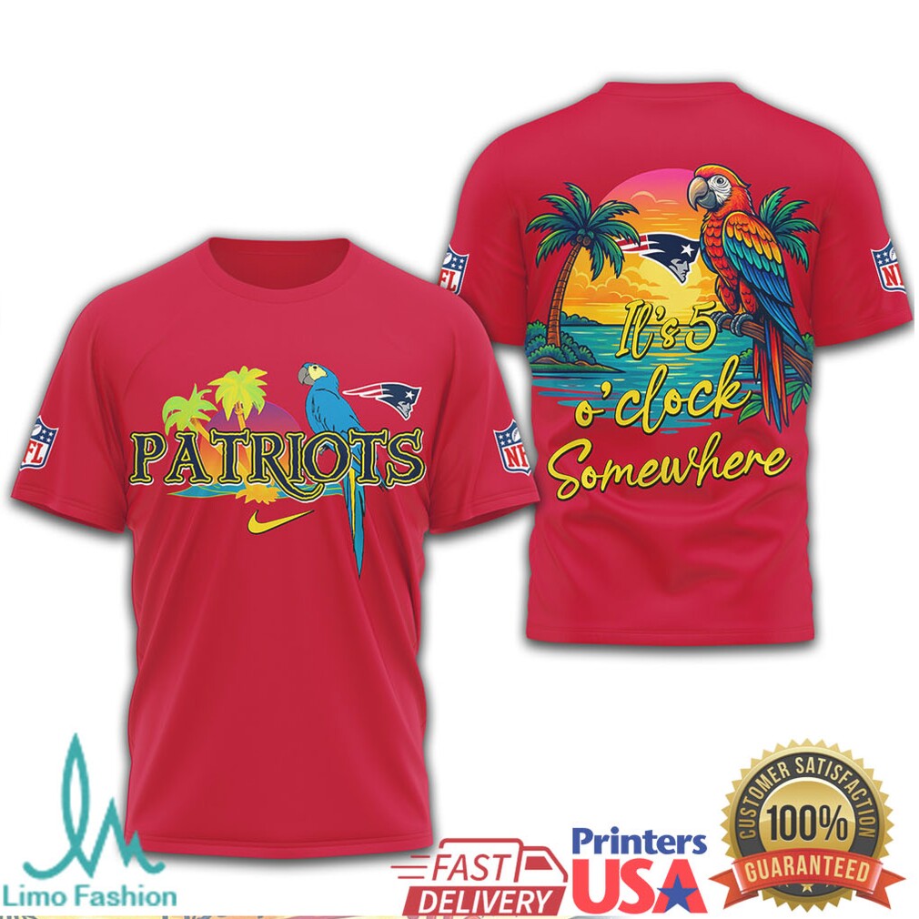 New England Patriots Margaritaville It's 5 O'Clock Somewhere Parrot T Shirt - Limotees LLC