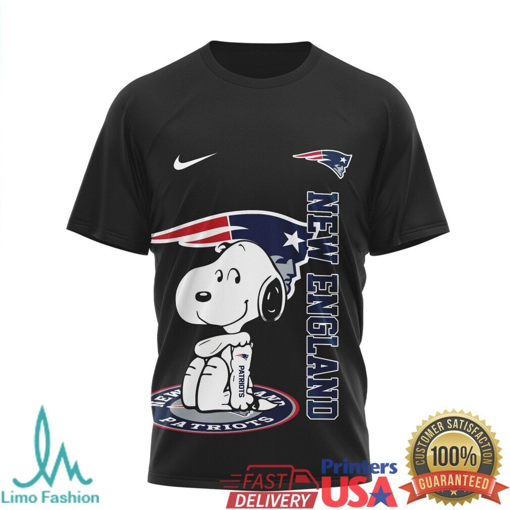 New England Patriots Snoopy Fan T Shirt Yes I'm Old But I Saw Them Patriots Memories - Limotees LLC